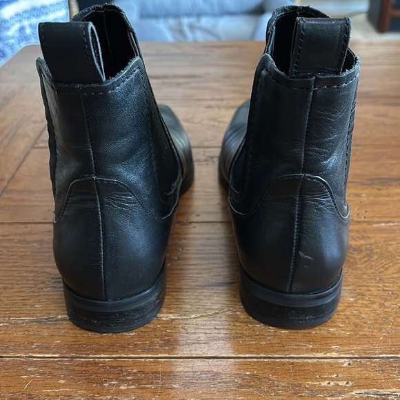 Zara Chelsea Flat Black Leather Ankle Boots Women’s Slip-on Size 38 EU 7.5 US - Picture 7 of 12